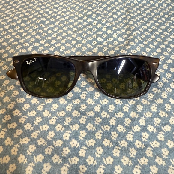 Ray Ban New Wayfarer Classic Polarized Sunglasses main image 6